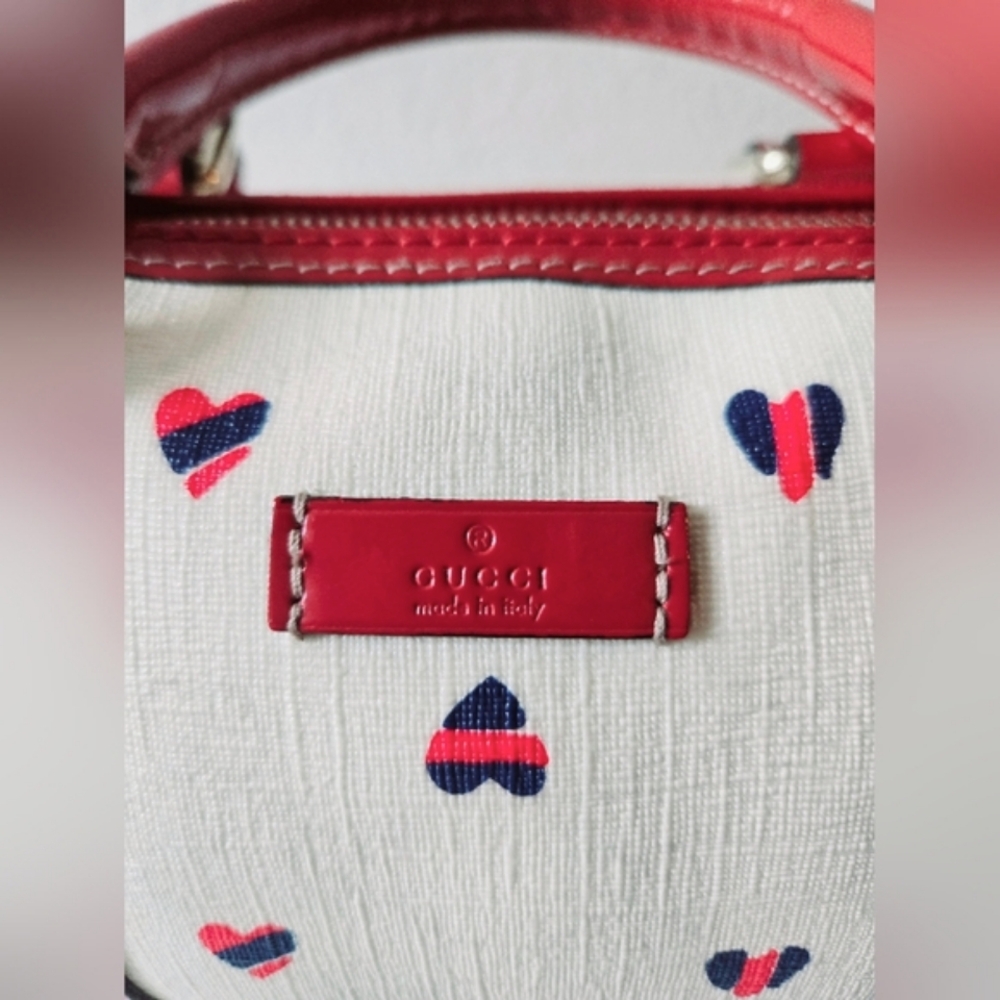 Limited Edition Gucci GG Supreme Hearts Joy Boston Bag - Picture 6 of 16
